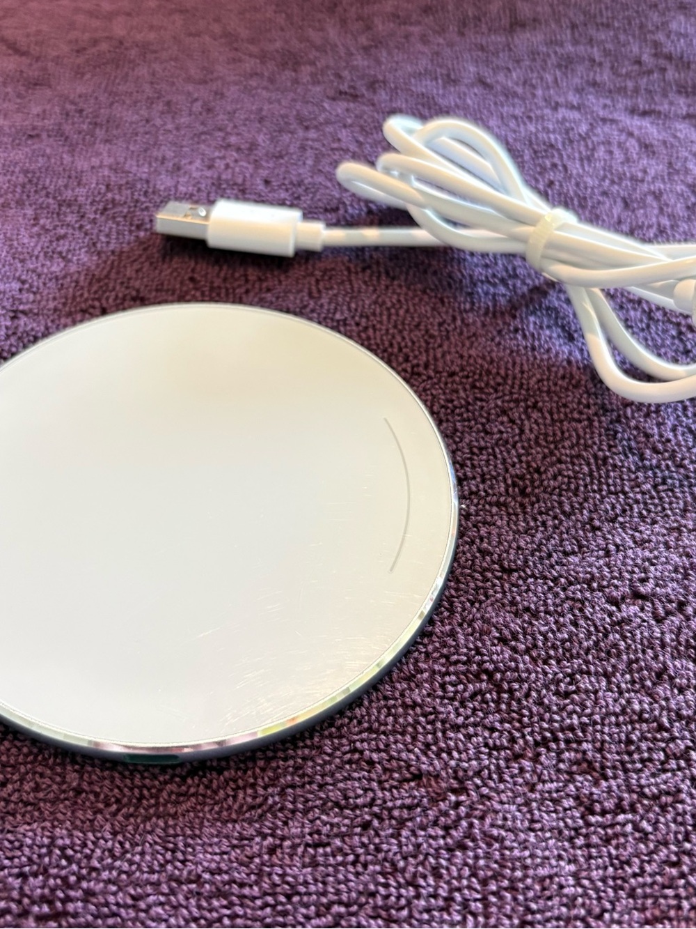 White Wireless Charging Pad USB-C Compatible